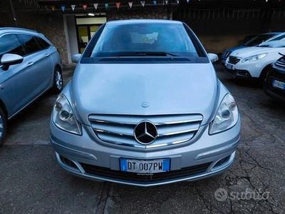 Usata Mercedes B180 109 CV (80 kW) 2008 Grigio Monovolume