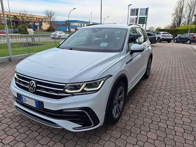 Usata VW Tiguan R-line 150 CV (110 kW) 2021 Bianco SUV