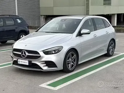 Usata Mercedes B180 Premium 116 CV (85 kW) 2019 Grigio Utilitaria