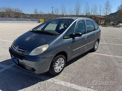 Occasion Citroën Xsara Picasso 109 ch (80 kW) 2005 Gris Monospace