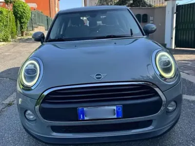 Usata Mini ONE 102 CV (75 kW) 2018 Grigio Utilitaria