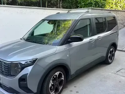 Usata Ford Tourneo Courier 125 CV (91 kW) 2024 Monovolume