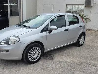 Occasion Fiat Punto Lounge 69 ch (50 kW) 2015 Gris Citadine