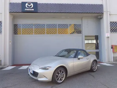 Usata Mazda MX5 Kizuna 132 CV (97 kW) 2024 Platimum quartz Cabrio