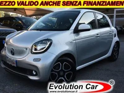 Usado Smart ForFour 71 CV (52 kW) 2017 Plateado Utilitario