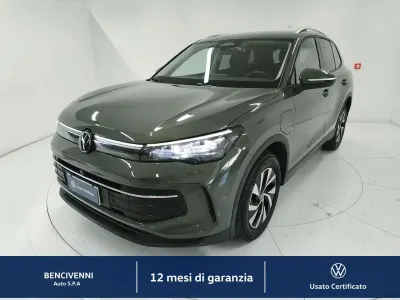 Usata VW Tiguan Life 204 CV (150 kW) 2025 Verde SUV