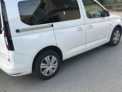 Begagnad VW Caddy 102 HK (75 kW) 2024 Vit Minibuss