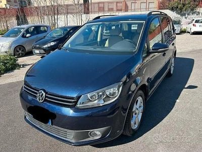 Blu/azzurro Usata 2013 VW Touran Highline Monovolume | 7500 € (Buon prezzo)