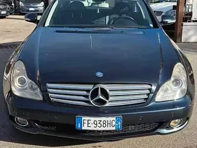 Usata Mercedes CLS320 224 CV (164 kW) 2006 Bluazzurro Coupé
