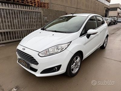 Usata Ford Fiesta Titanium 80 CV (58 kW) 2013 Bianco Utilitaria