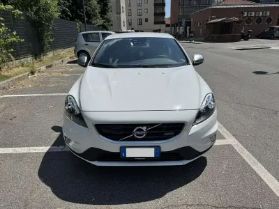 Usata Volvo V40 R-Design Kinetic 120 CV (88 kW) 2013 Berlina