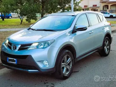 Usata Toyota RAV4 Active 124 CV (91 kW) 2014 Grigio SUV