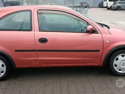 Usata Opel Corsa 58 CV (42 kW) 2001 Marrone Utilitaria
