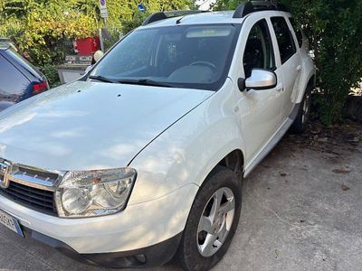 Usata Dacia Duster Lauréate 110 CV (80 kW) 2012 Bianco SUV