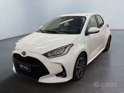 Usata Toyota Yaris Hybrid Trend 116 CV (85 kW) 2020 Bianco Berlina