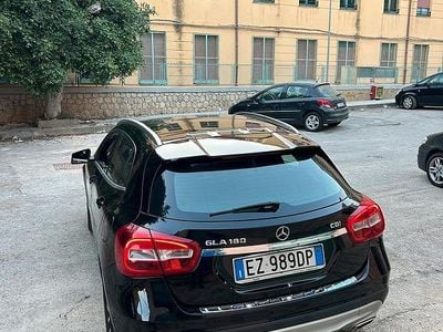 Usata Mercedes A180 109 CV (80 kW) 2016 Nero SUV