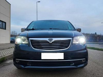 Usata Lancia Voyager 177 CV (130 kW) 2014 Grigio Monovolume