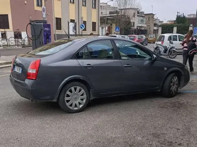 Używany Nissan Primera Acenta 126 KM (92 kW) 2002 Szary Sedan/Limuzyna