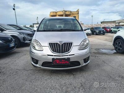 Usata Lancia Musa S 95 CV (69 kW) 2010 Grigio Monovolume