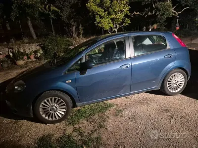 Usata Fiat Grande Punto 75 CV (55 kW) 2008 Bluazzurro Utilitaria