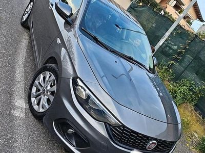 Usata Fiat Tipo Easy 120 CV (88 kW) 2018 Grigio Berlina