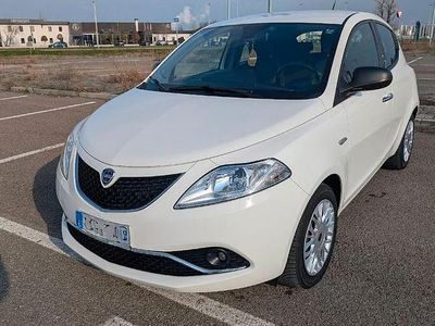 Bianco Usata 2016 Lancia Ypsilon Utilitaria | 7500 € (Buon prezzo)