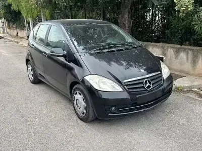 Usata Mercedes A180 109 CV (80 kW) 2009 Nero Utilitaria