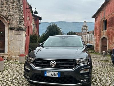 Usata VW T-Roc Business 116 CV (85 kW) 2019 Grigio SUV