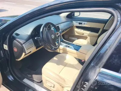 Usata Jaguar XF 190 CV (139 kW) 2013 Nero Berlina
