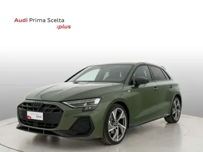 Nuova Audi A3 S-Line 150 CV (110 kW) 2025 Verde Berlina