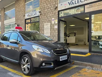 Usata Peugeot 2008 Allure 100 CV (73 kW) 2015 Grigio SUV