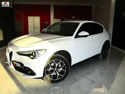 Usata Alfa Romeo Stelvio Executive 209 CV (153 kW) 2018 Bianco SUV