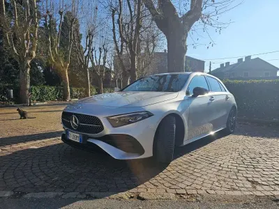 Usata Mercedes A200 AMG Line Premium Plus 163 CV (119 kW) 2023 Argento Berlina