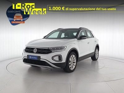 Usata VW T-Roc Life 110 CV (80 kW) 2022 Pure white deep black perlato SUV