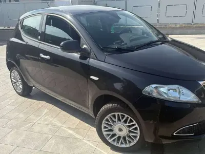 Usata Lancia Ypsilon 80 CV (58 kW) 2013 Utilitaria