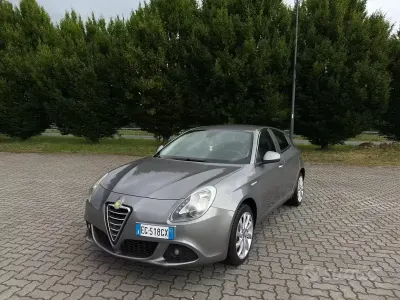 Usata Alfa Romeo Giulietta Distinctive 105 CV (77 kW) 2011 Grigio Utilitaria