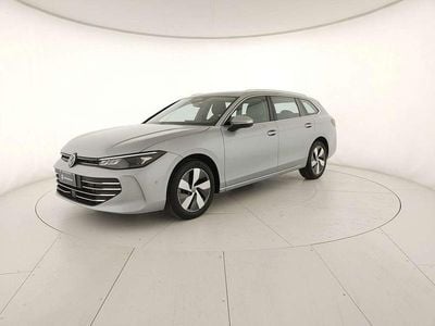 Usata VW Passat Business 150 CV (110 kW) 2024 Dolomite silver metallizzato Station wagon