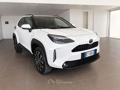 Begagnad Toyota Yaris Hybrid Trend 92 HK (67 kW) 2024 Vit Kombi