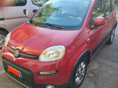 Begagnad Fiat Panda Trekking 86 HK (63 kW) 2016 Röd Halvkombi