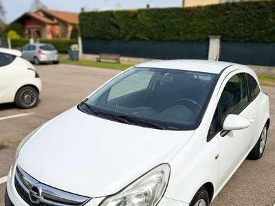 Usata Opel Corsa Enjoy 90 CV (66 kW) 2010 Utilitaria