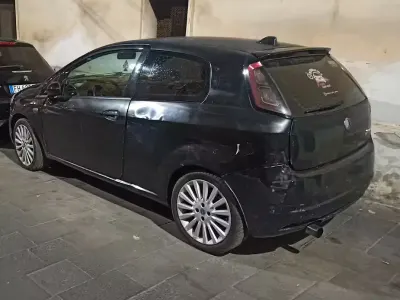 Usata Fiat Grande Punto 90 CV (66 kW) 2006 Nero Utilitaria