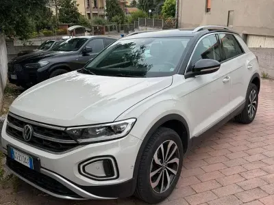 Usata VW T-Roc 150 CV (110 kW) 2024 SUV