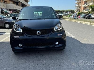 Begagnad Smart ForTwo Coupé Prime 90 HK (66 kW) 2018 Svart Sportkupé