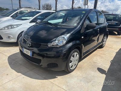 Usata Toyota Aygo 68 CV (50 kW) 2011 Nero Utilitaria