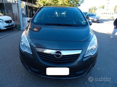 Usata Opel Meriva 100 CV (73 kW) 2012 Grigio Monovolume
