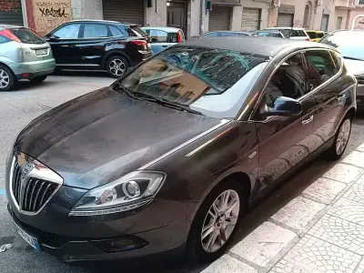 Usata Lancia Delta 120 CV (88 kW) 2008 Grigio Utilitaria