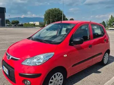 Usata Hyundai i10 66 CV (48 kW) 2010 Rosso Utilitaria