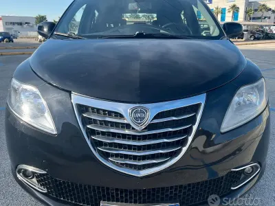 Usata Lancia Ypsilon 69 CV (50 kW) 2013 Nero Utilitaria