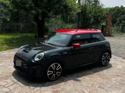 Usata Mini John Cooper Works 231 CV (169 kW) 2021 Verde Utilitaria