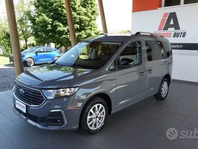 Usata Ford Tourneo Connect Titanium 122 CV (89 kW) 2023 Grigio Monovolume